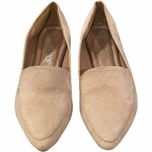 Musshoe Womens 6 Loafer Shoe Slip On Flat Pointed Toe Comfortable Padded Beige